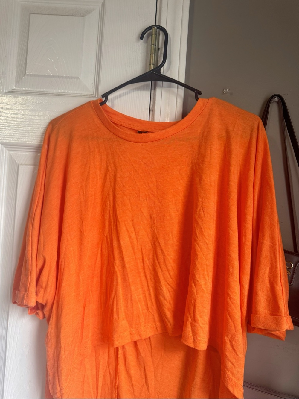 orange cropped tee!🧡
